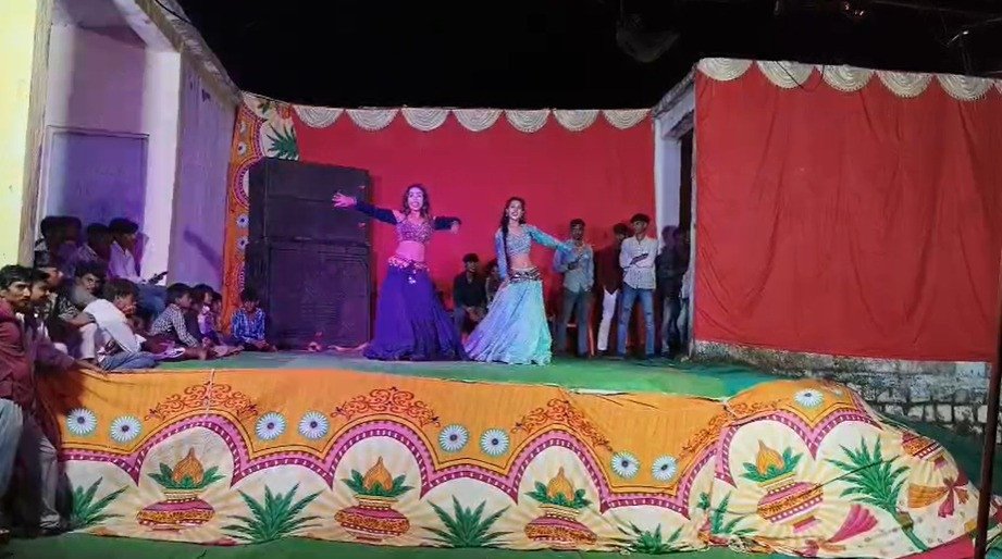 बुरहानपुर के ग्राम बोरी बुजुर्ग से एक वीडियो सोशल मीडिया पर जमकर वायरल हो रहा