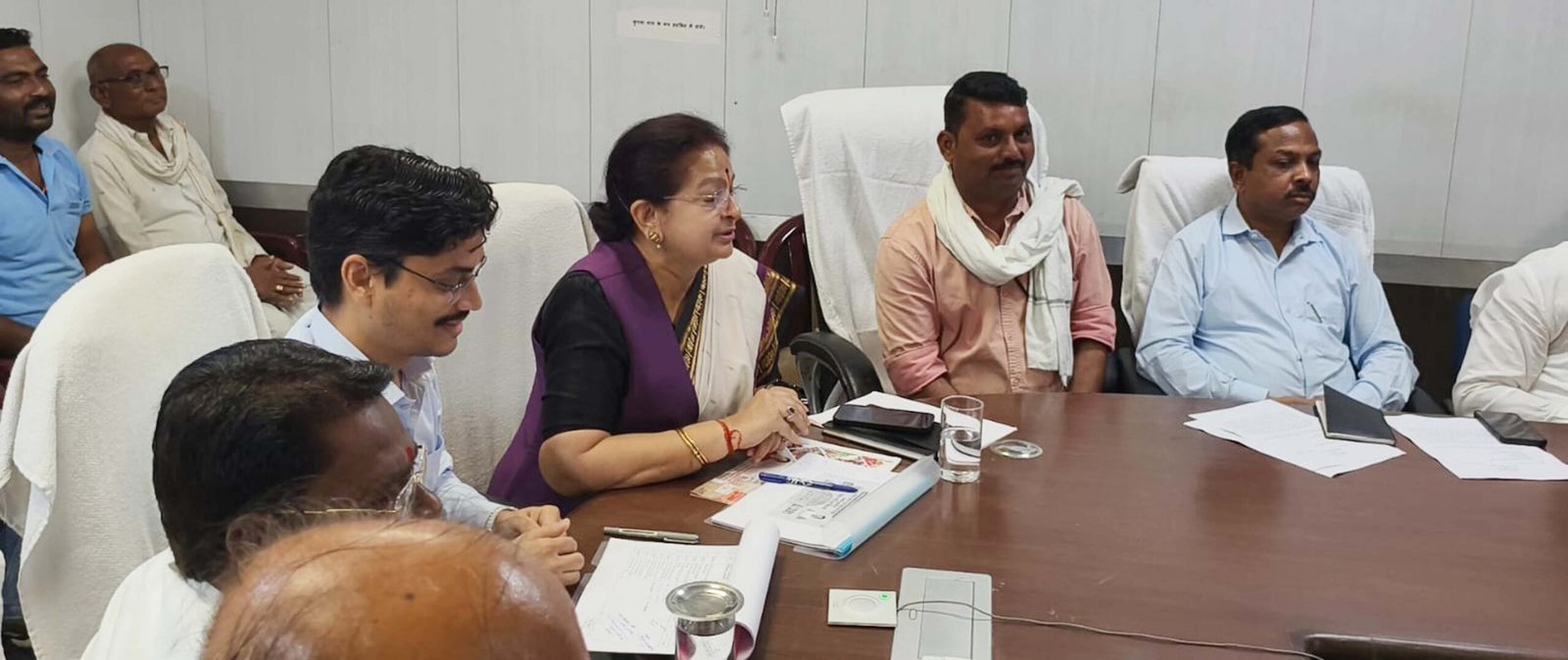 बुरहानपुर में प्रधानमंत्री फसल बीमा हेतु मुख्यमंत्री डॉ.मोहन यादव से अर्चना चिटनिस ने पुनः रखी मांग
