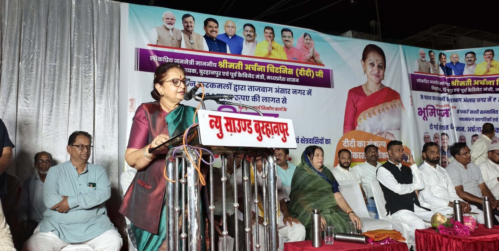 अर्चना चिटनिस ने ताजबाग-अंसार नगर में 28 लाख से सड़क व नाली निर्माण का किया भूमिपूजन, नागरिकों ने पुष्पवर्षा कर किया स्वागत