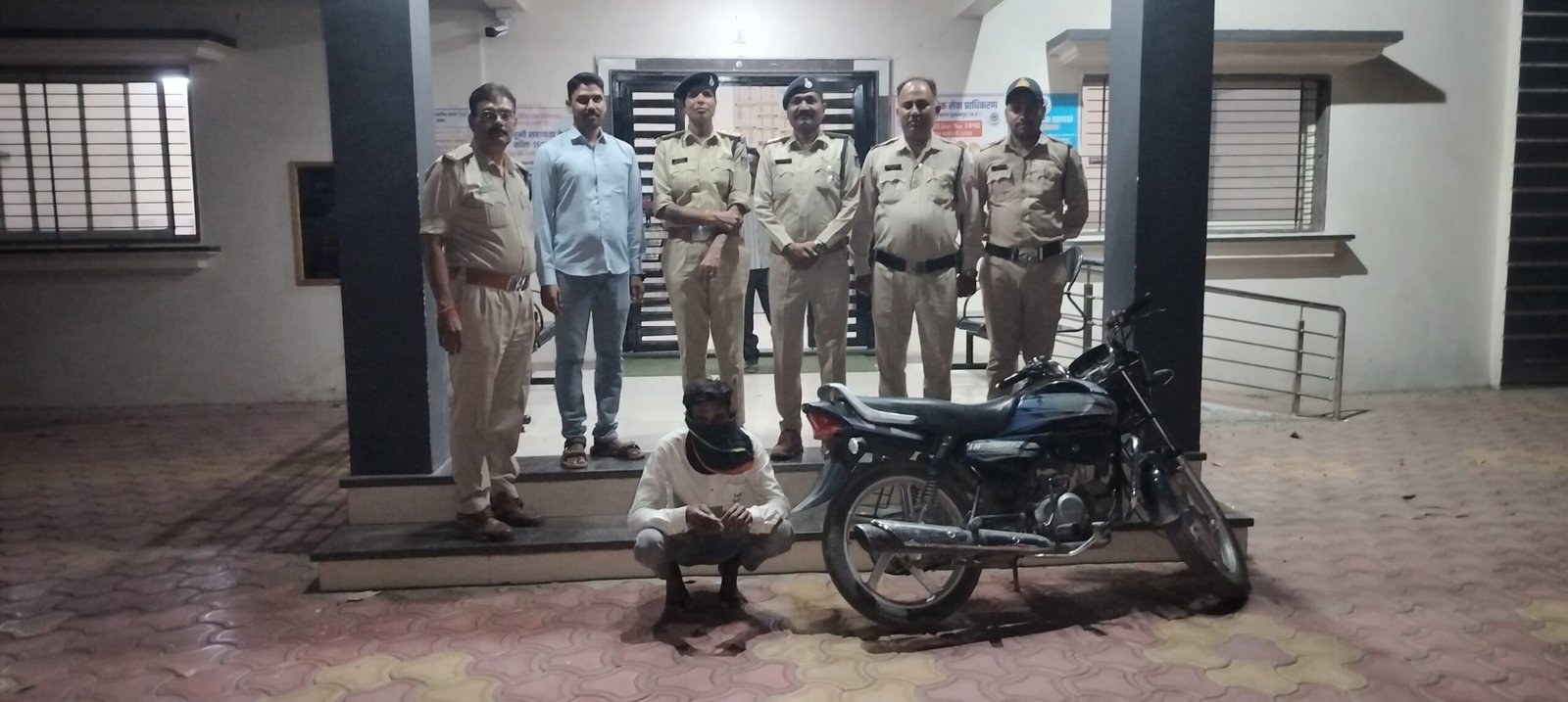 थाना कोतवाली पुलिस द्वारा मोटरसाइकिल चोरों के विरुद्ध कार्रवाई, 03 आरोपीयो को गिरफ्तार कर 01 मोटर साईकिल की जप्त