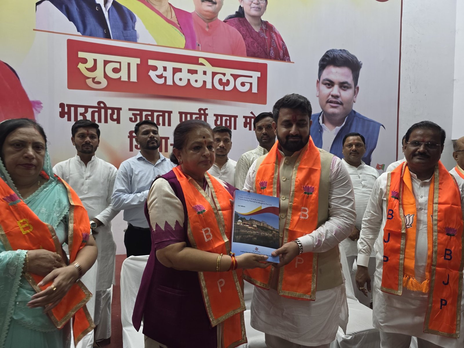 भाजयुमो प्रदेशाध्यक्ष श्याम टेलर का बुरहानपुर आगमन पर शानदार स्वागत युवा तरुनाई के कंधों पर राष्ट्र निर्माण का दायित्व. श्याम टेलर